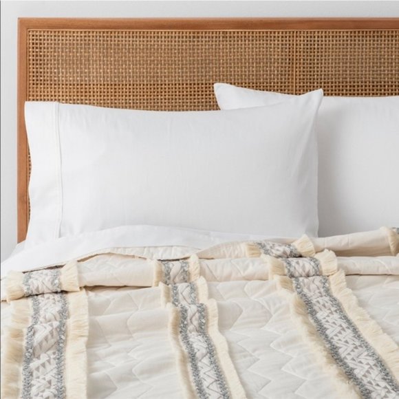 Opalhouse Other - Opalhouse White Moroccan Wedding Quilt